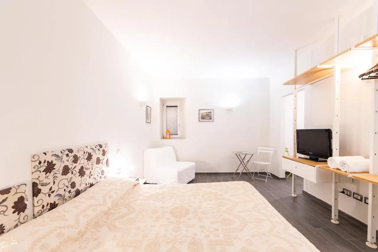 Bien-Bi Bed & Breakfast Naples 2*,  Italy