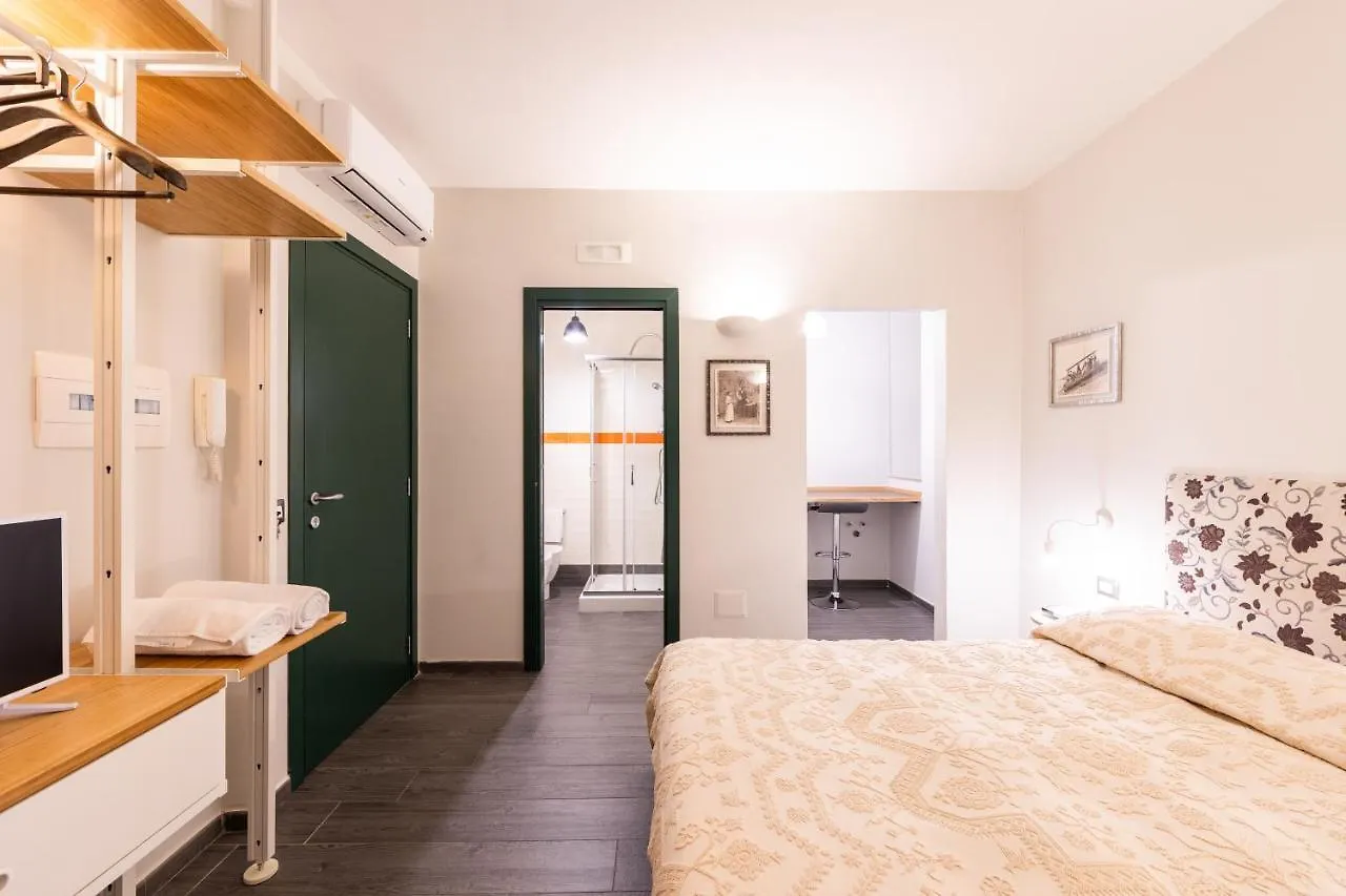 Bien-Bi Bed & Breakfast Naples 2*,